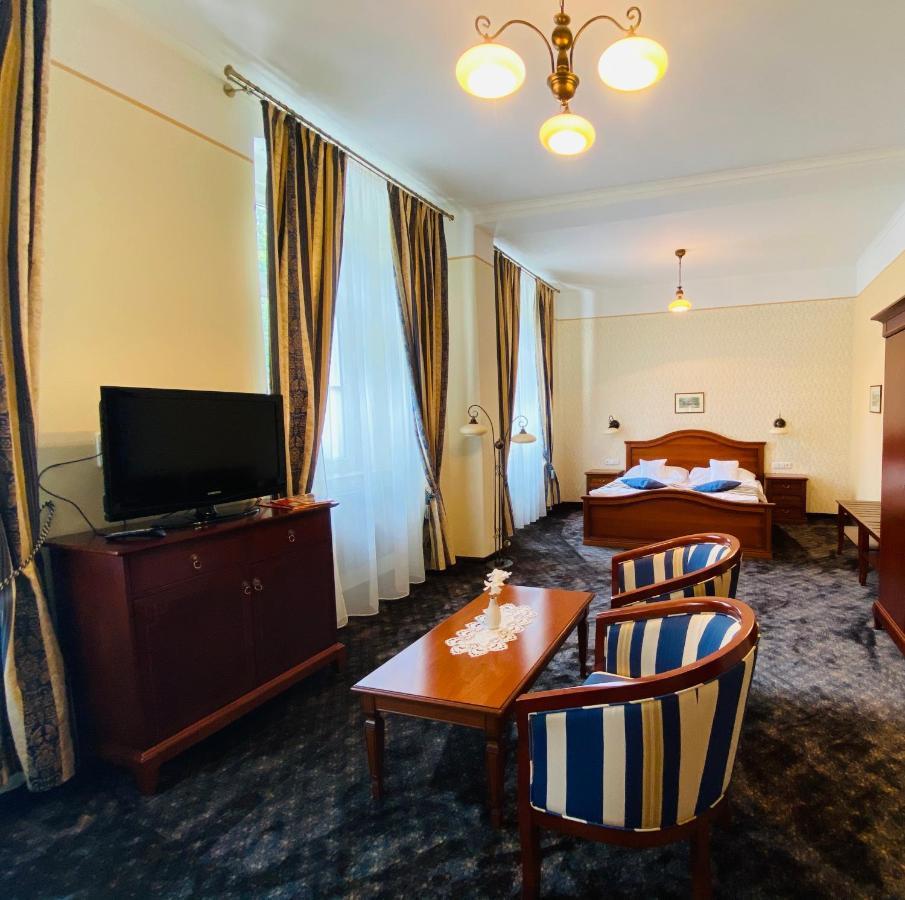 Ld Palace Spa & Kur Frantiskovy Lazne Exterior photo