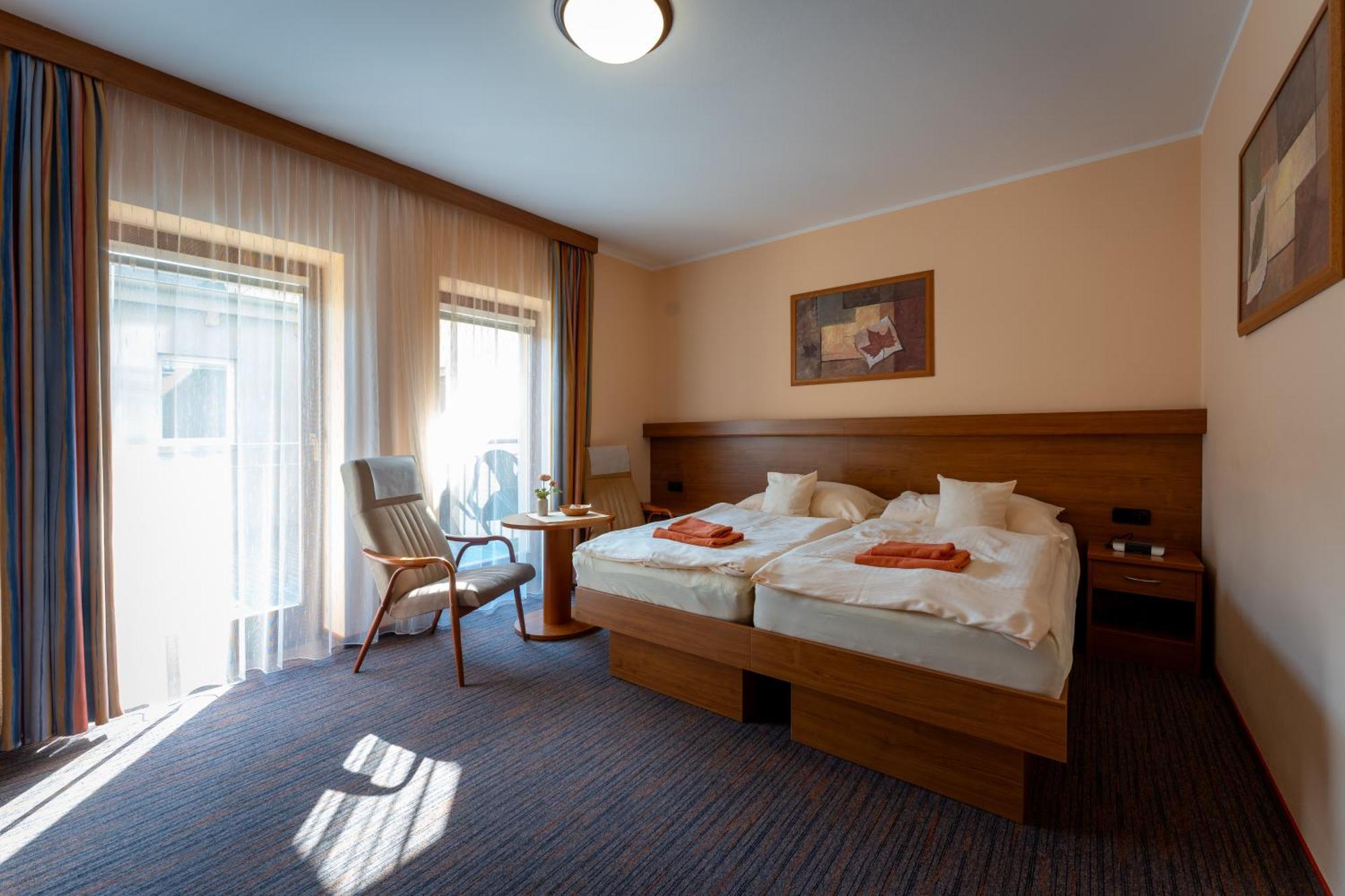 Ld Palace Spa & Kur Frantiskovy Lazne Exterior photo